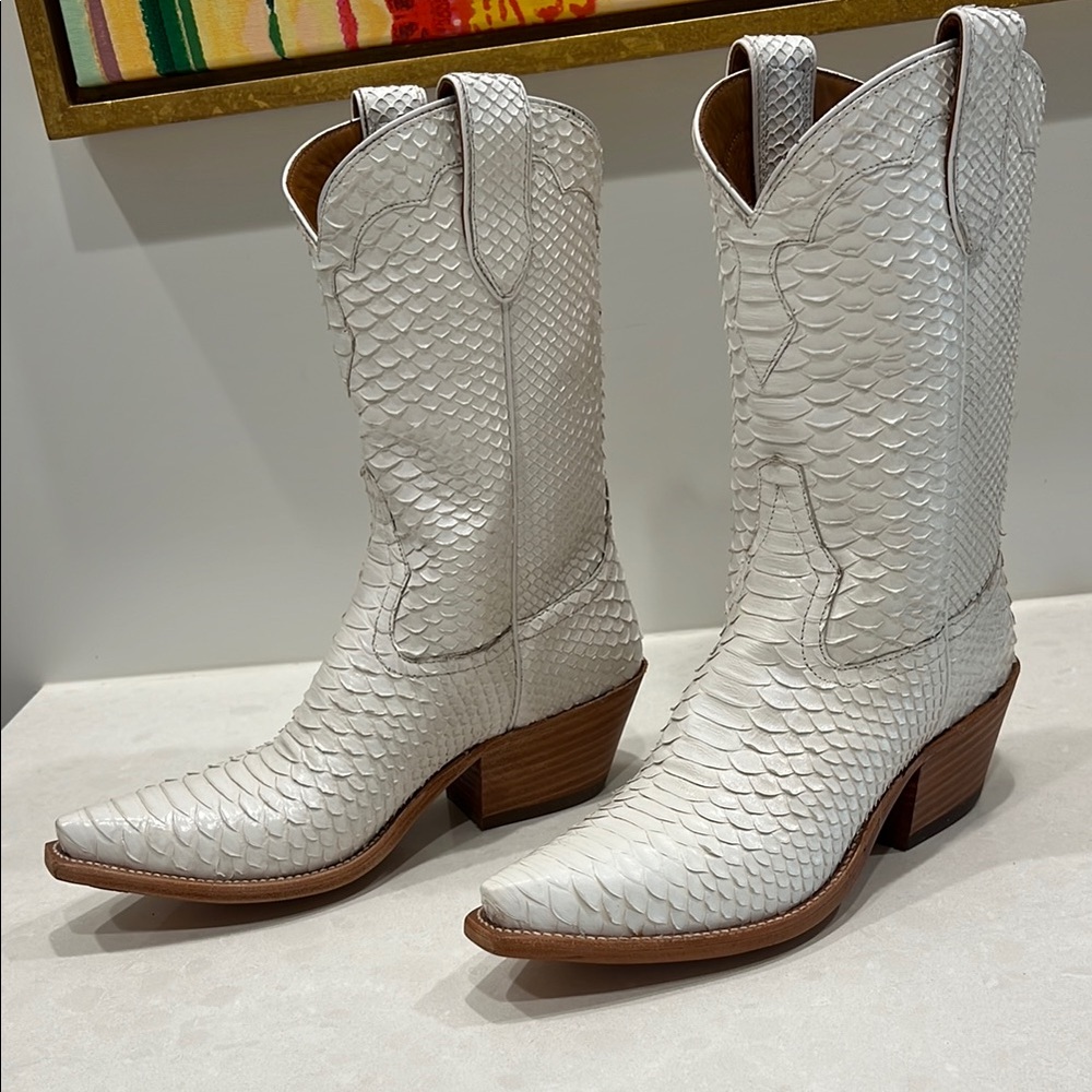 White Western Heeled Boot - Women's Stylish Cowboy Boot - Picture 11 of 15